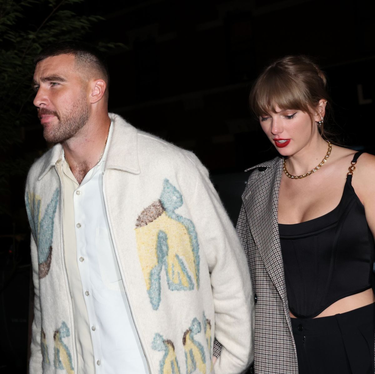 Taylor Swift and Travis Kelce Have a 75% Chance of Announcing Engagement Before September 2024, Experts Claim Bookmakers suspect that Travis Kelce will get down on one knee for Taylor Swift sooner rather than later. Here's when they think he'll propose.