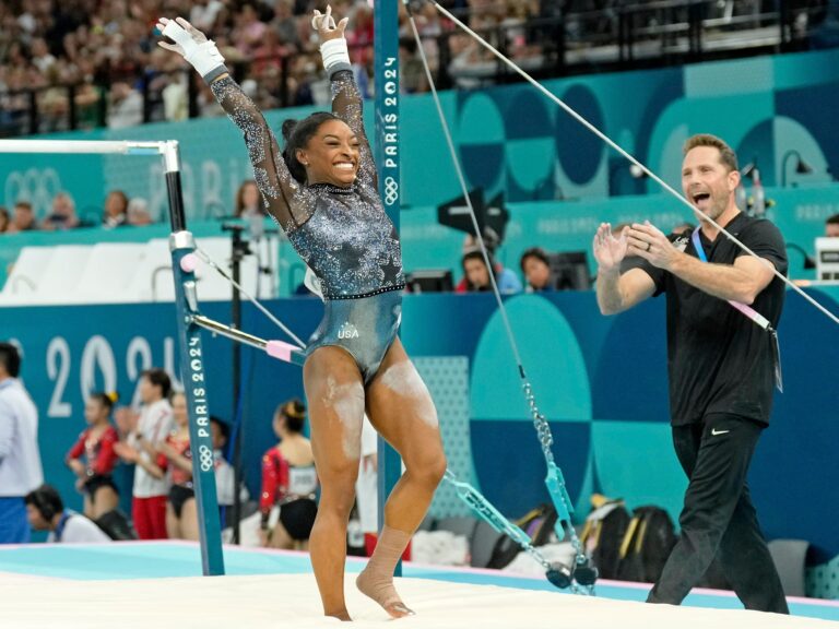 Breaking News: Olympic 2024 live “Simone Biles” leads in gymnastics qualifiers and fans..See more